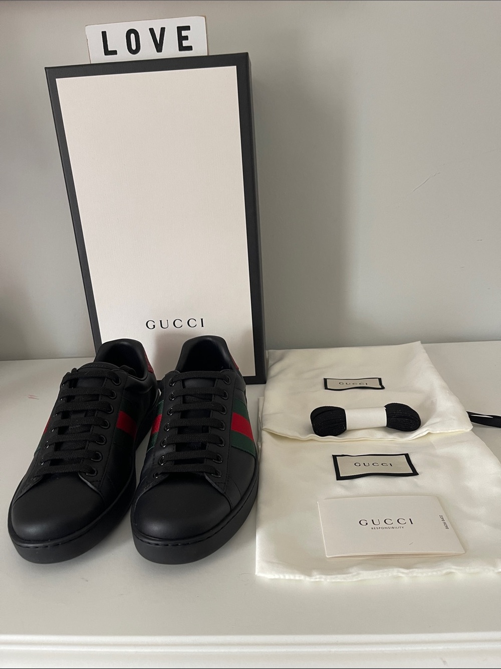 Gucci Black Leather Sneakers NWT Red & Green Web Stripe Men S05 can fit Women 7 - Picture 3 of 9